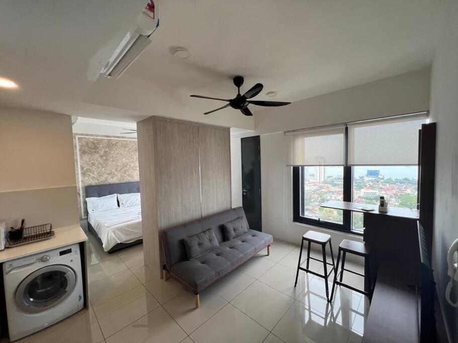 With Seaview Apartment George Town
